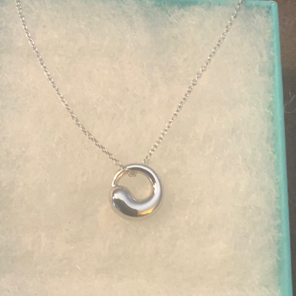 Elegant Sterling Silver Pendant Necklace